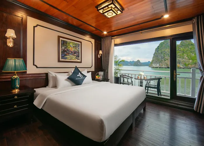 Botel Star Boutique Cruise *