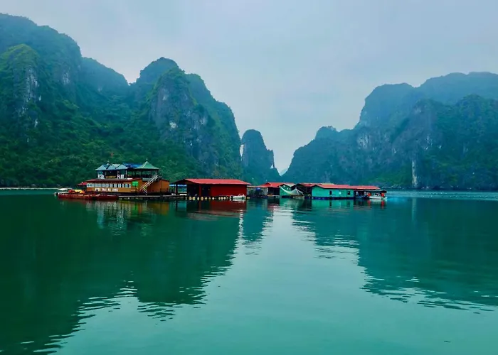 Botel Star Boutique Cruise Ha Long