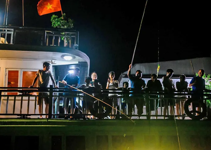 Botel Star Boutique Cruise Ha Long