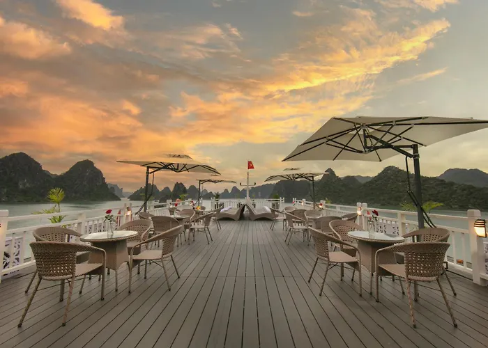 Star Boutique Cruise Botel Hạ Long