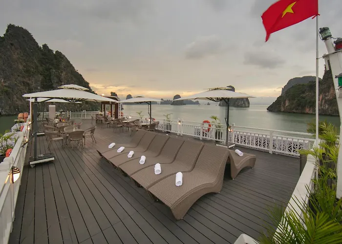 Botel Star Boutique Cruise Ha Long