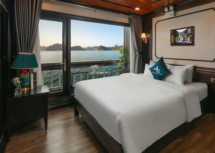 Star Boutique Cruise Botel *