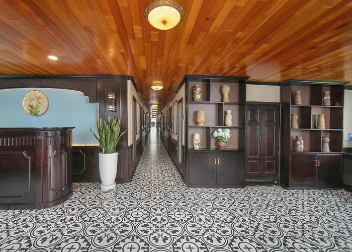 Star Boutique Cruise Botel