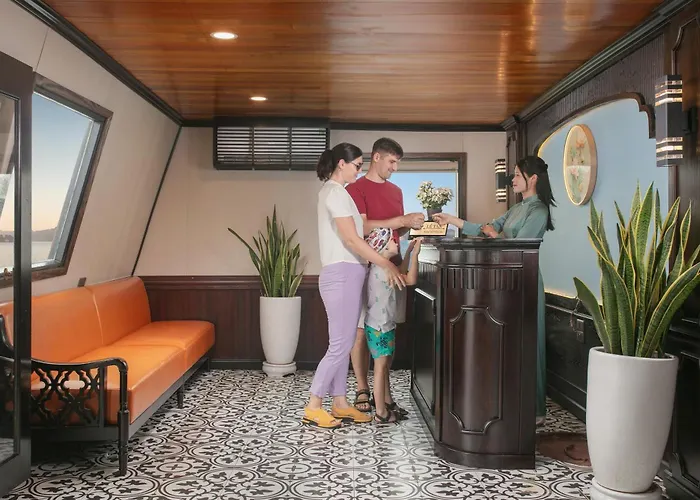 Star Boutique Cruise Botel Ha Long